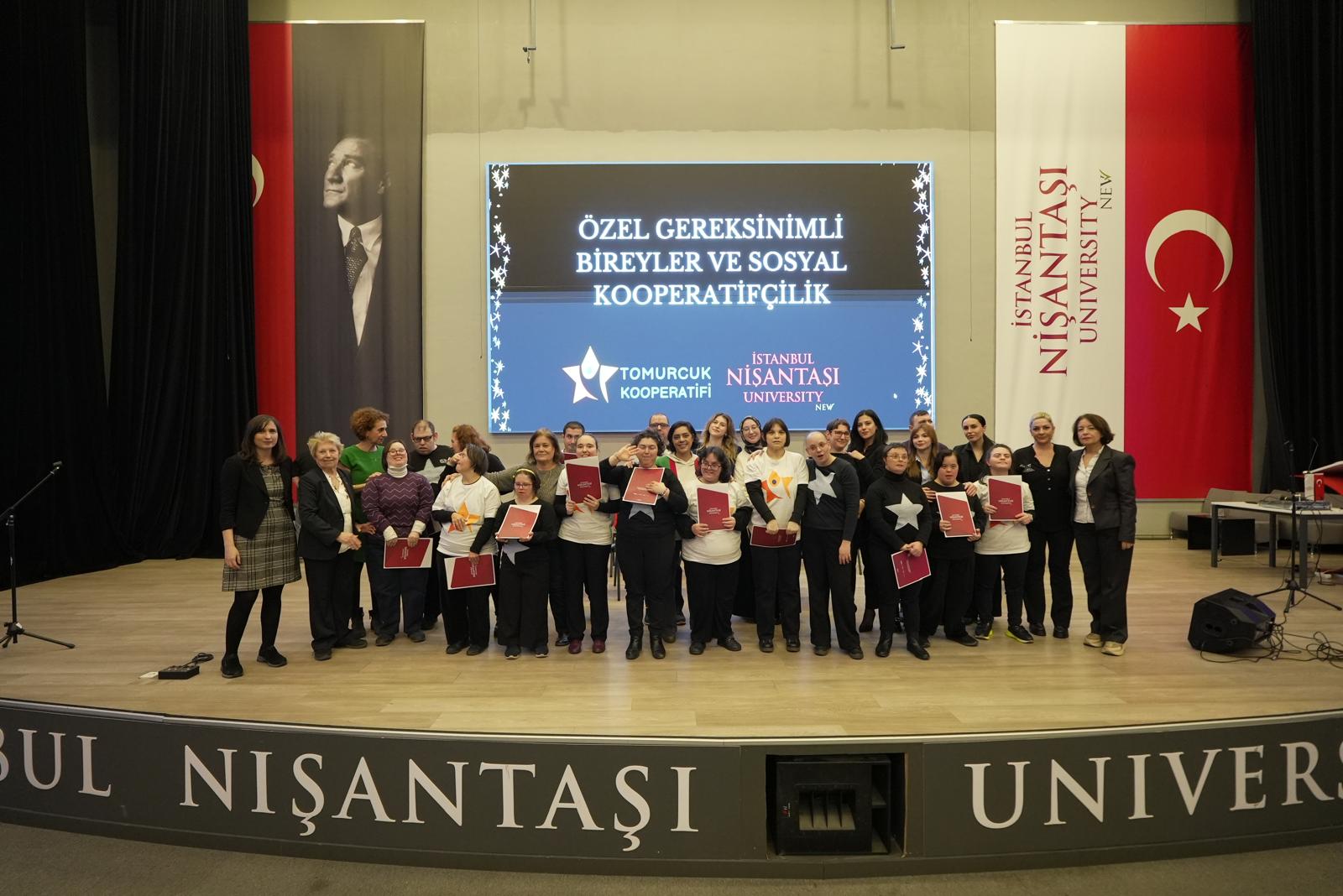 Özel Gereksinimli Bireylere Hizmet Sunan Kadın Kooperatifinde Alan Deneyimlerinin Otoetnografi Yöntemi ile Yorumlanması